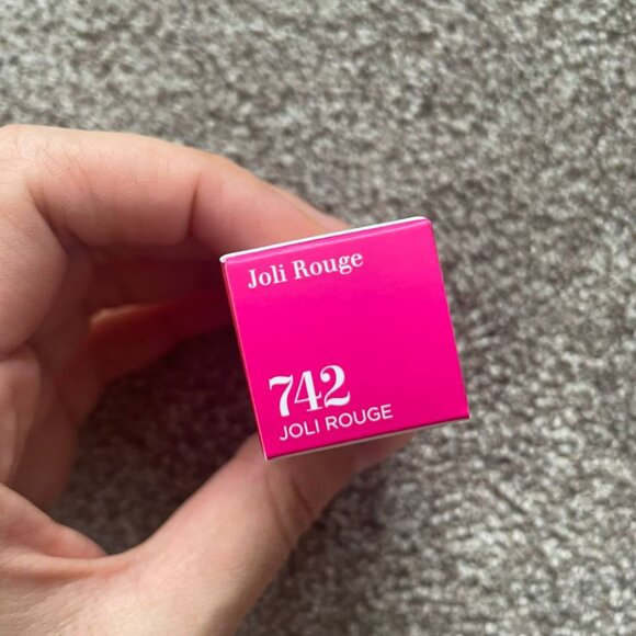 Clarins Joli Rouge 742 - Picture 4 of 5